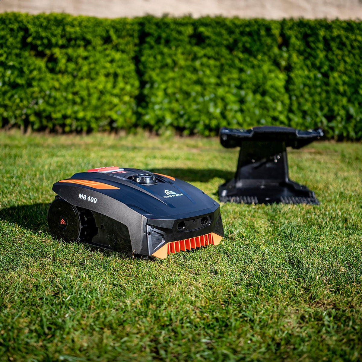 Yard Force MB400 Robotic Lawn Mower – 20V Lithium Battery, 16cm Adjustable Cutting Height 20–55mm, Bluetooth App Control, Ideal for Lawns up to 400m²