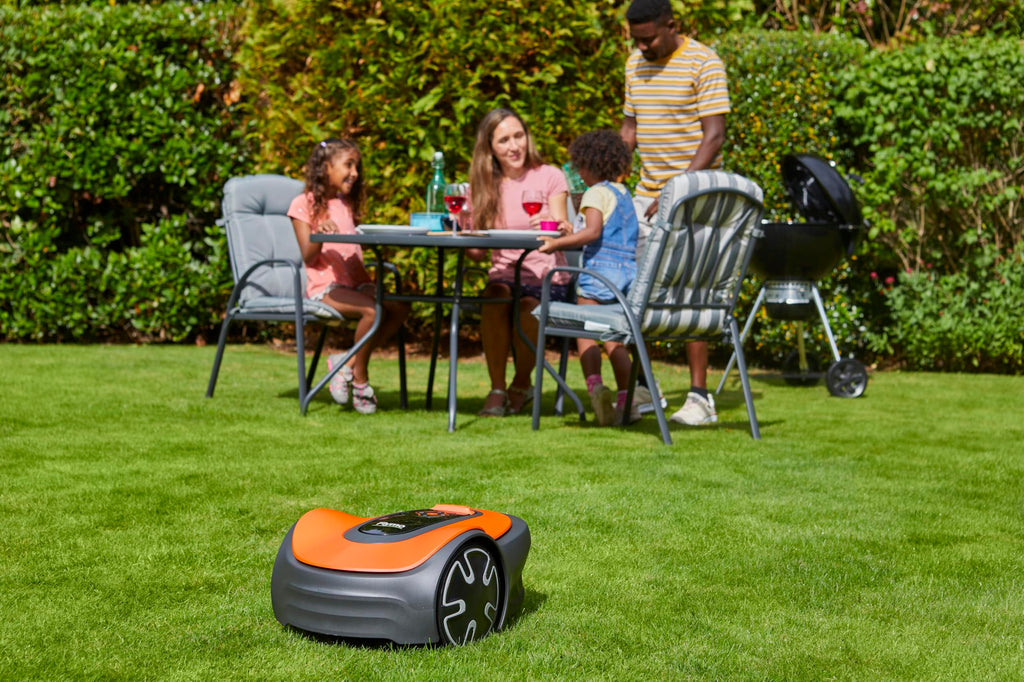 Flymo EasiLife GO 400 Robot Lawnmower – Cuts lawns up to 400m²