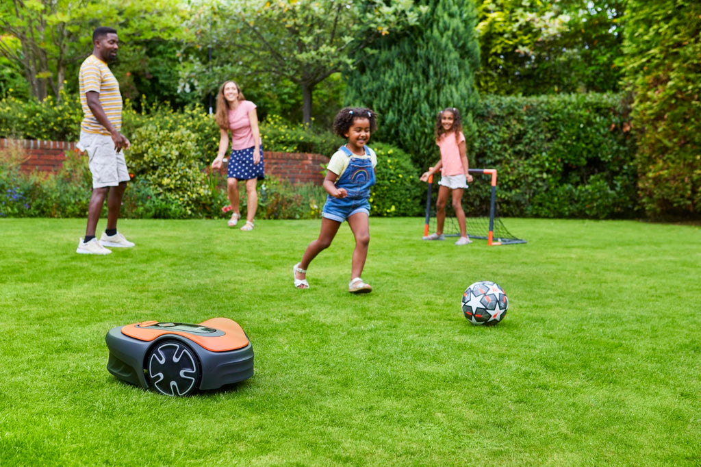 Flymo EasiLife GO 400 Robot Lawnmower – Cuts lawns up to 400m²