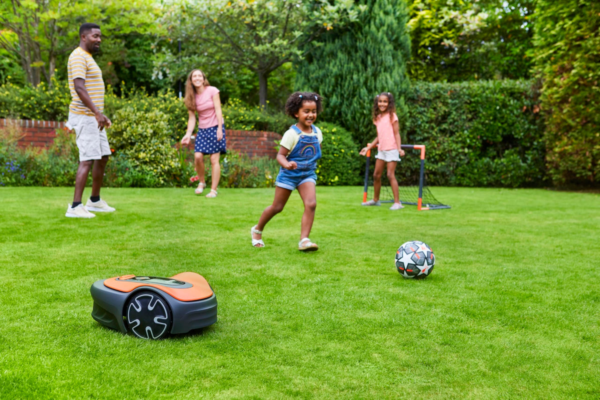 Flymo EasiLife GO 400 Robot Lawnmower – Cuts lawns up to 400m²